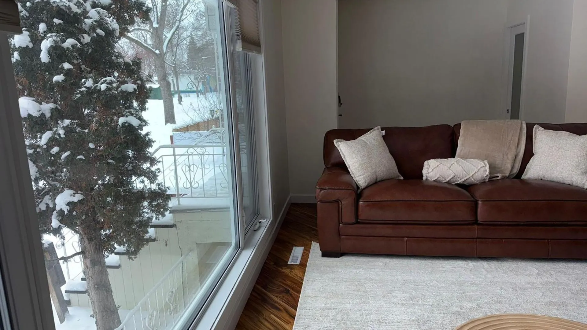 2Bed Bright & Stylish Ritchie Urban Retreat Villa Edmonton Canada
