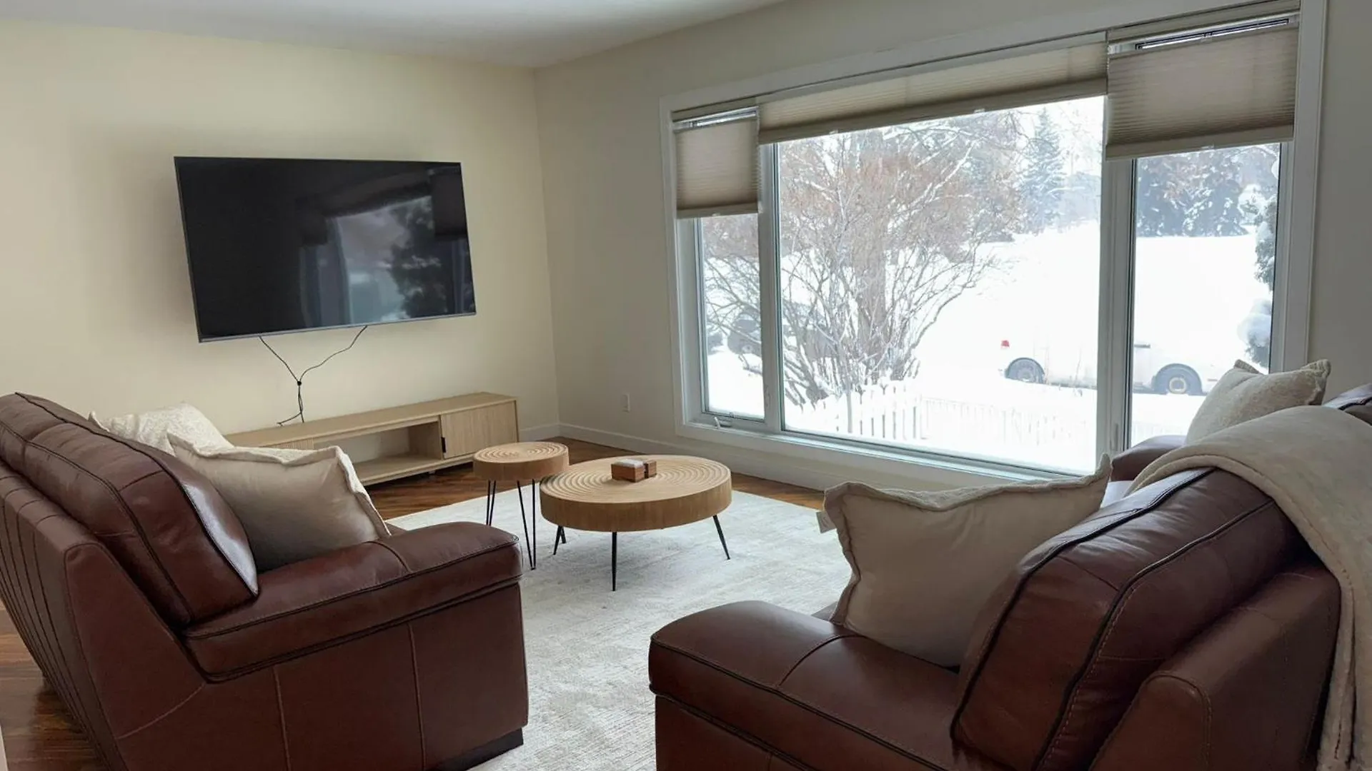 Holiday home 2Bed Bright & Stylish Ritchie Urban Retreat Villa Edmonton Canada